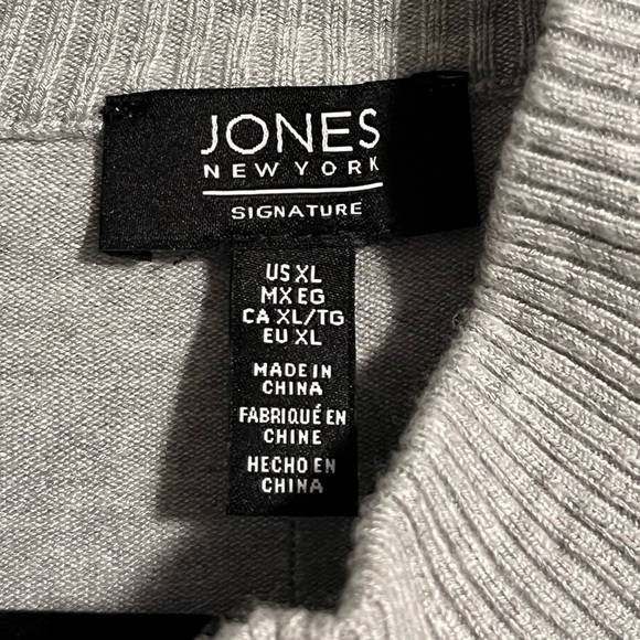 Jones New York Signature Gray Turtleneck with Striped Sleeves - Picture 8 of 11